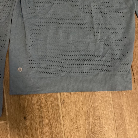 Womens lululemon long sleeve top size 4 - Picture 7 of 7